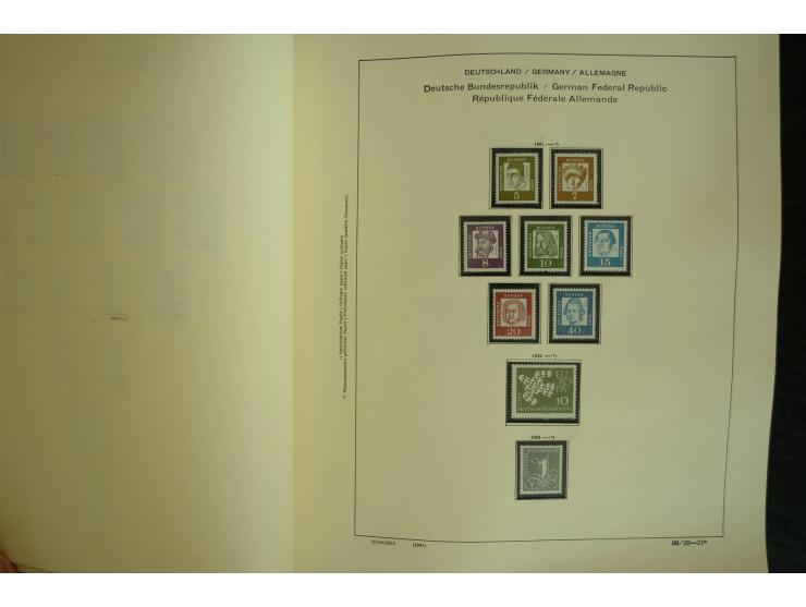 1945/2012, ungebrauchte/postfrische und gestempelte Sammlung, dabei Bizone mit besseren u.a. Mi.-Nr. 93I XG gestempelt mit Fo