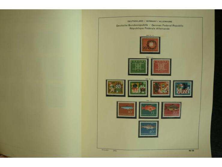 1945/2012, ungebrauchte/postfrische und gestempelte Sammlung, dabei Bizone mit besseren u.a. Mi.-Nr. 93I XG gestempelt mit Fo