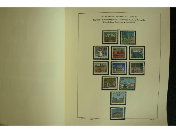 1945/2012, ungebrauchte/postfrische und gestempelte Sammlung, dabei Bizone mit besseren u.a. Mi.-Nr. 93I XG gestempelt mit Fo