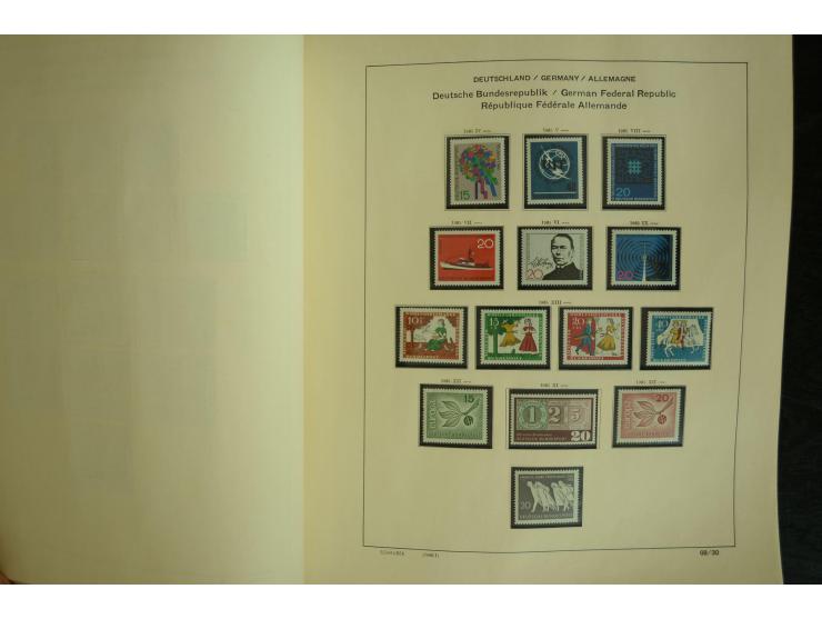 1945/2012, ungebrauchte/postfrische und gestempelte Sammlung, dabei Bizone mit besseren u.a. Mi.-Nr. 93I XG gestempelt mit Fo