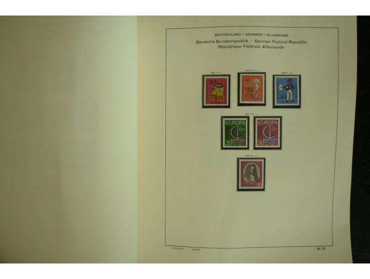 1945/2012, ungebrauchte/postfrische und gestempelte Sammlung, dabei Bizone mit besseren u.a. Mi.-Nr. 93I XG gestempelt mit Fo