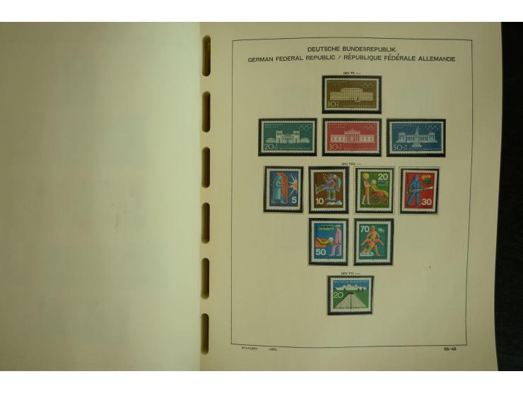 1945/2012, ungebrauchte/postfrische und gestempelte Sammlung, dabei Bizone mit besseren u.a. Mi.-Nr. 93I XG gestempelt mit Fo