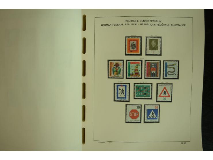 1945/2012, ungebrauchte/postfrische und gestempelte Sammlung, dabei Bizone mit besseren u.a. Mi.-Nr. 93I XG gestempelt mit Fo