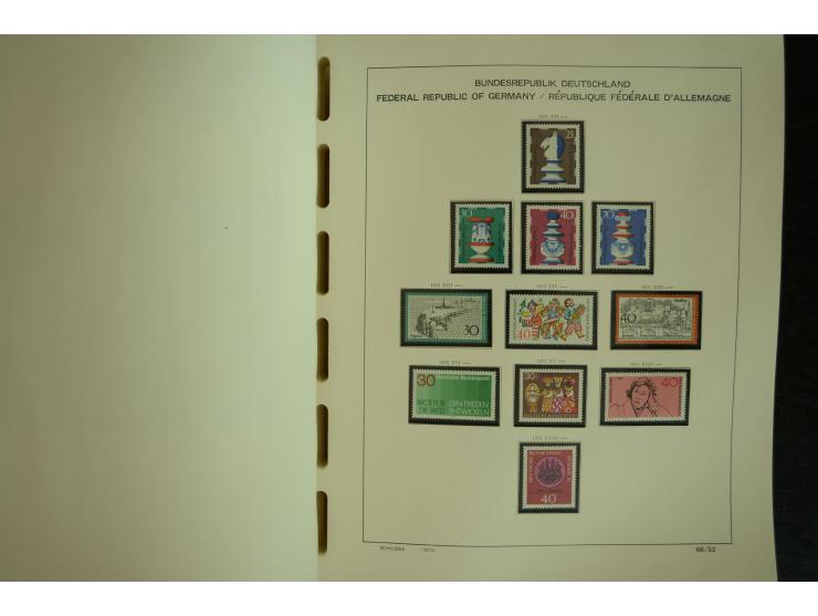 1945/2012, ungebrauchte/postfrische und gestempelte Sammlung, dabei Bizone mit besseren u.a. Mi.-Nr. 93I XG gestempelt mit Fo