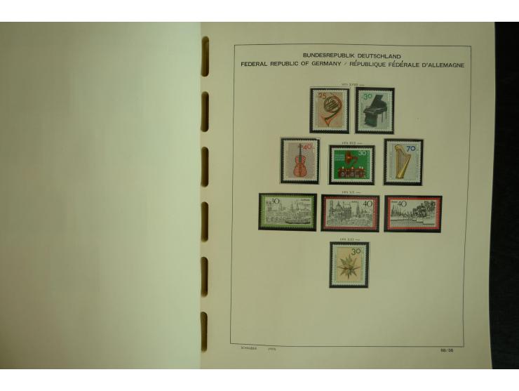 1945/2012, ungebrauchte/postfrische und gestempelte Sammlung, dabei Bizone mit besseren u.a. Mi.-Nr. 93I XG gestempelt mit Fo