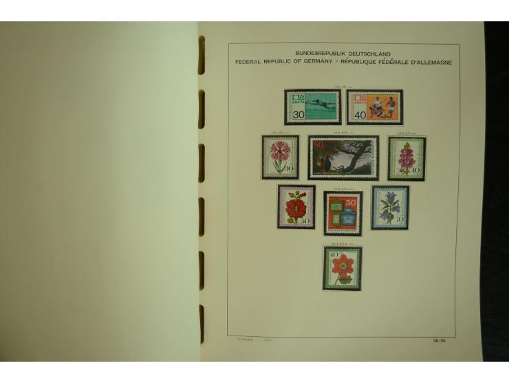 1945/2012, ungebrauchte/postfrische und gestempelte Sammlung, dabei Bizone mit besseren u.a. Mi.-Nr. 93I XG gestempelt mit Fo