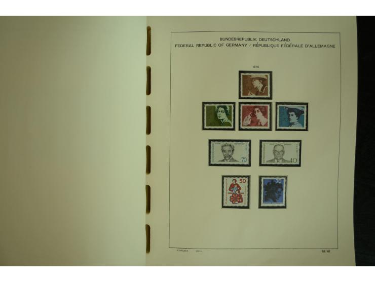 1945/2012, ungebrauchte/postfrische und gestempelte Sammlung, dabei Bizone mit besseren u.a. Mi.-Nr. 93I XG gestempelt mit Fo