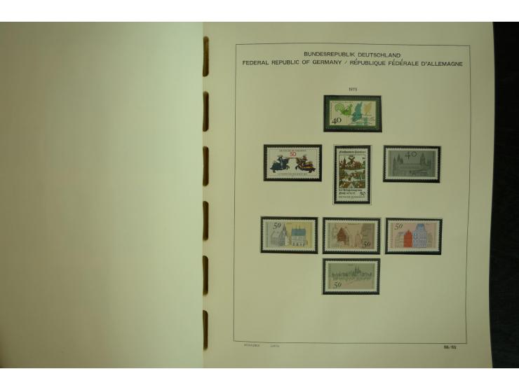 1945/2012, ungebrauchte/postfrische und gestempelte Sammlung, dabei Bizone mit besseren u.a. Mi.-Nr. 93I XG gestempelt mit Fo
