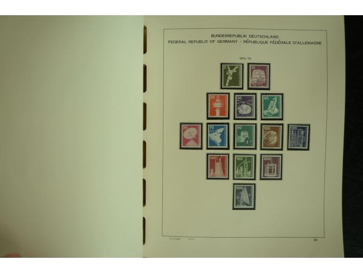 1945/2012, ungebrauchte/postfrische und gestempelte Sammlung, dabei Bizone mit besseren u.a. Mi.-Nr. 93I XG gestempelt mit Fo