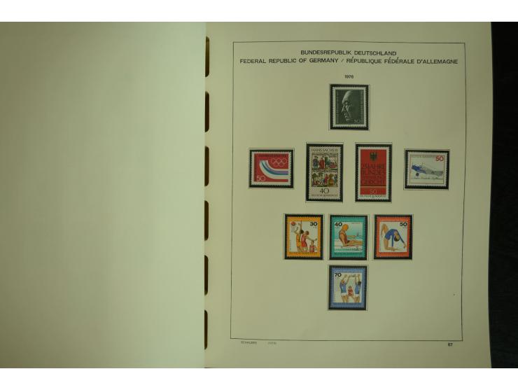 1945/2012, ungebrauchte/postfrische und gestempelte Sammlung, dabei Bizone mit besseren u.a. Mi.-Nr. 93I XG gestempelt mit Fo