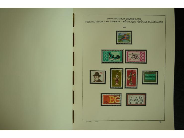 1945/2012, ungebrauchte/postfrische und gestempelte Sammlung, dabei Bizone mit besseren u.a. Mi.-Nr. 93I XG gestempelt mit Fo