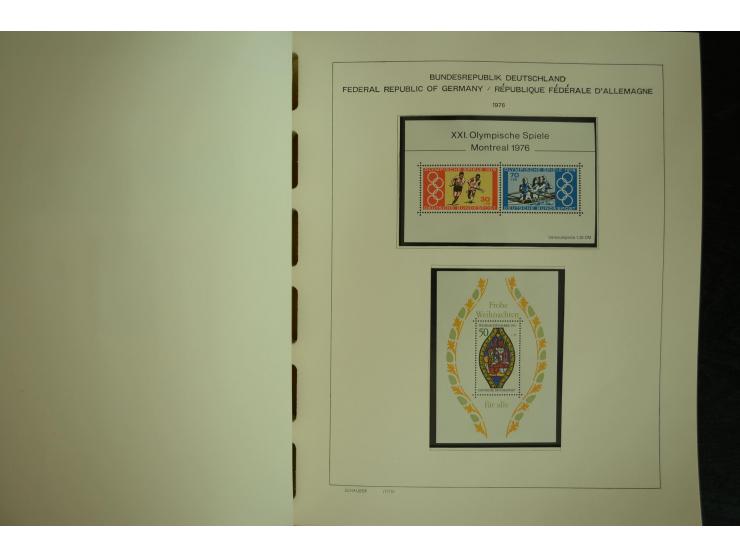 1945/2012, ungebrauchte/postfrische und gestempelte Sammlung, dabei Bizone mit besseren u.a. Mi.-Nr. 93I XG gestempelt mit Fo