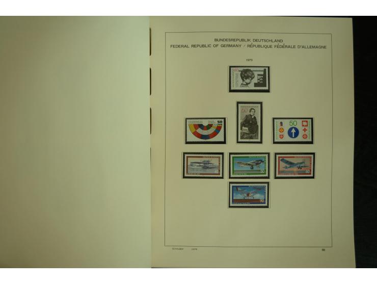 1945/2012, ungebrauchte/postfrische und gestempelte Sammlung, dabei Bizone mit besseren u.a. Mi.-Nr. 93I XG gestempelt mit Fo