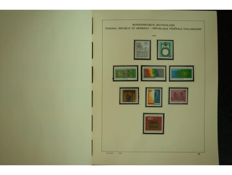1945/2012, ungebrauchte/postfrische und gestempelte Sammlung, dabei Bizone mit besseren u.a. Mi.-Nr. 93I XG gestempelt mit Fo