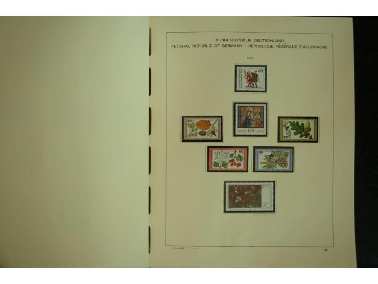 1945/2012, ungebrauchte/postfrische und gestempelte Sammlung, dabei Bizone mit besseren u.a. Mi.-Nr. 93I XG gestempelt mit Fo