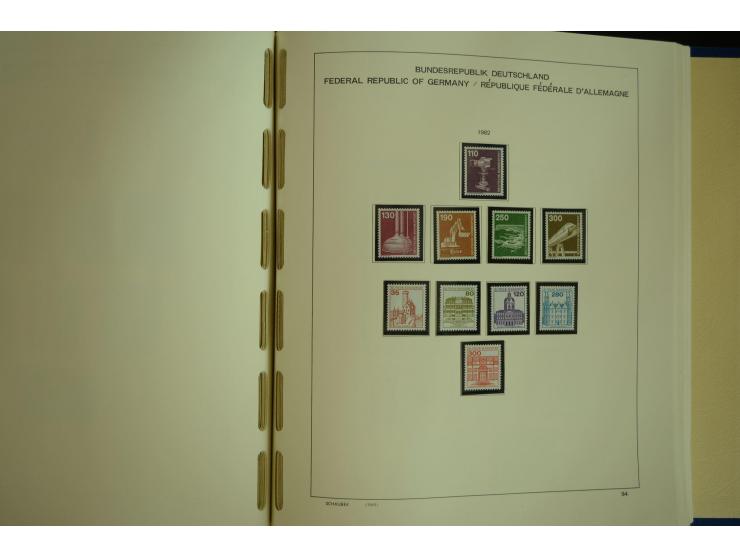 1945/2012, ungebrauchte/postfrische und gestempelte Sammlung, dabei Bizone mit besseren u.a. Mi.-Nr. 93I XG gestempelt mit Fo