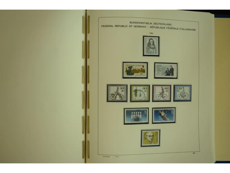 1945/2012, ungebrauchte/postfrische und gestempelte Sammlung, dabei Bizone mit besseren u.a. Mi.-Nr. 93I XG gestempelt mit Fo