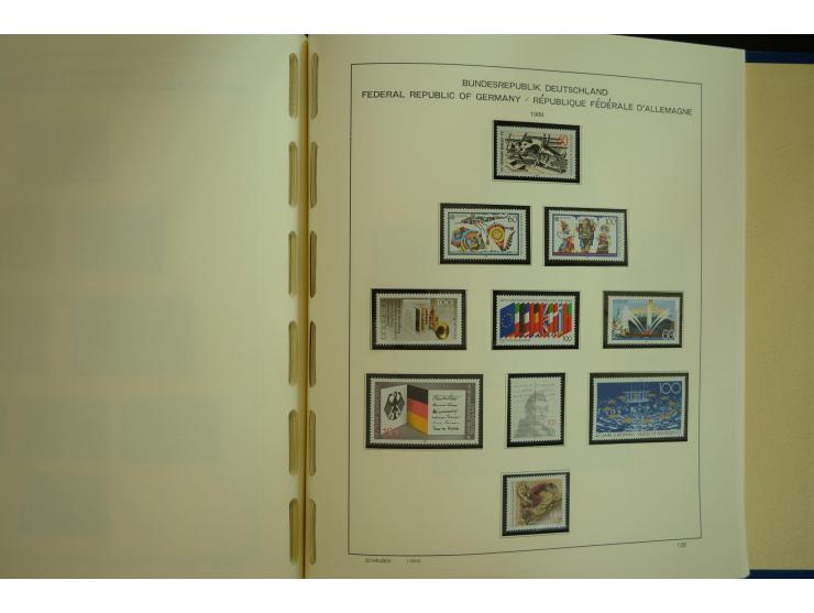 1945/2012, ungebrauchte/postfrische und gestempelte Sammlung, dabei Bizone mit besseren u.a. Mi.-Nr. 93I XG gestempelt mit Fo