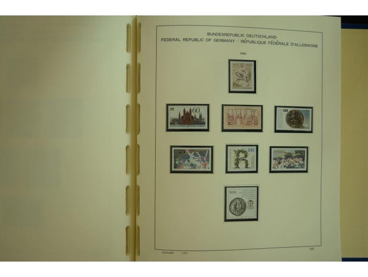 1945/2012, ungebrauchte/postfrische und gestempelte Sammlung, dabei Bizone mit besseren u.a. Mi.-Nr. 93I XG gestempelt mit Fo