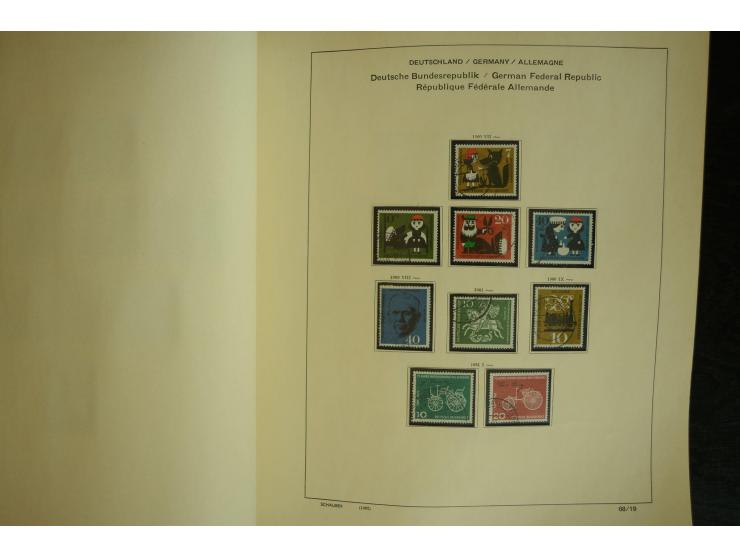 1945/2012, ungebrauchte/postfrische und gestempelte Sammlung, dabei Bizone mit besseren u.a. Mi.-Nr. 93I XG gestempelt mit Fo
