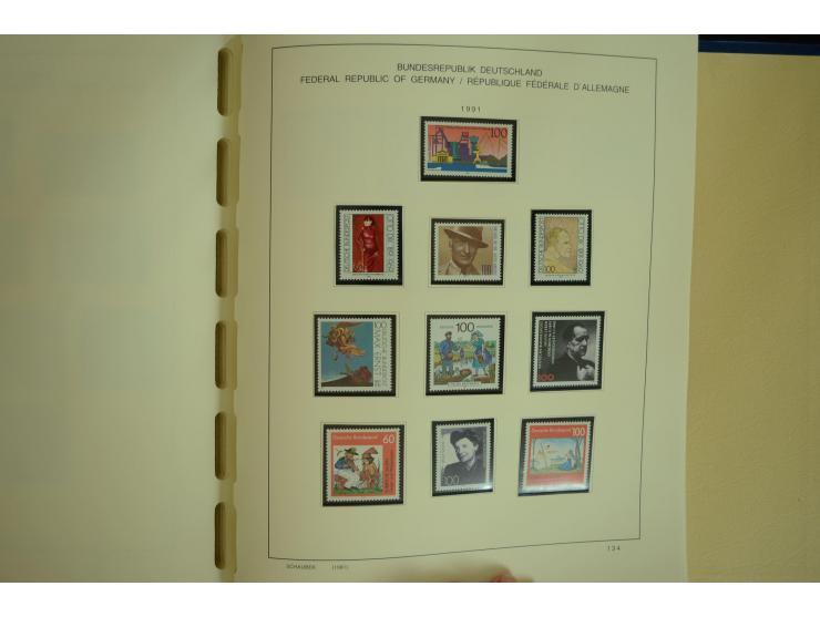 1945/2012, ungebrauchte/postfrische und gestempelte Sammlung, dabei Bizone mit besseren u.a. Mi.-Nr. 93I XG gestempelt mit Fo