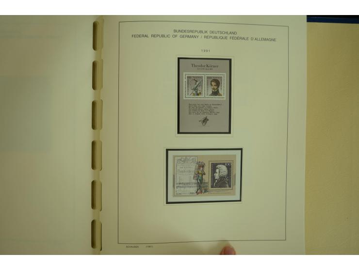 1945/2012, ungebrauchte/postfrische und gestempelte Sammlung, dabei Bizone mit besseren u.a. Mi.-Nr. 93I XG gestempelt mit Fo