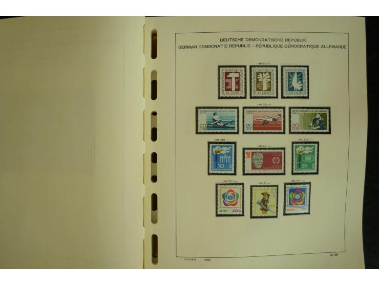 1945/2012, ungebrauchte/postfrische und gestempelte Sammlung, dabei Bizone mit besseren u.a. Mi.-Nr. 93I XG gestempelt mit Fo