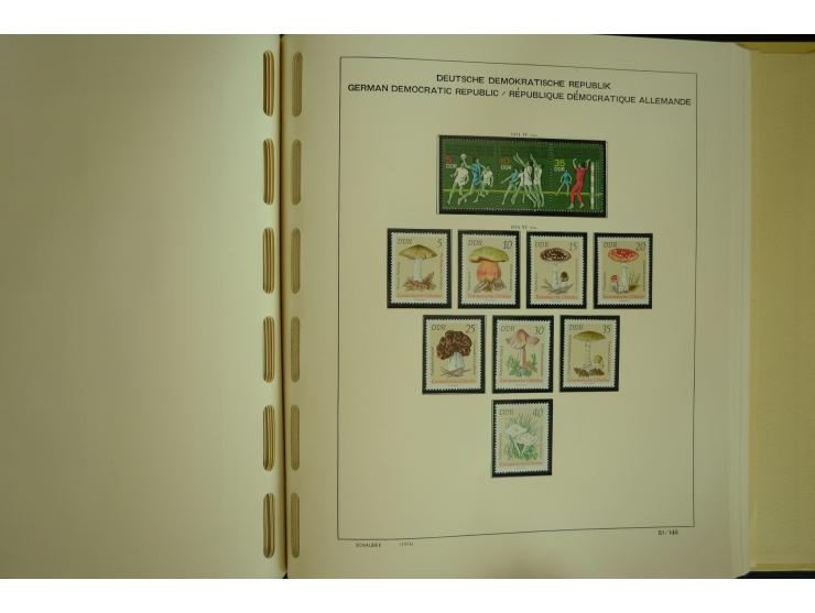 1945/2012, ungebrauchte/postfrische und gestempelte Sammlung, dabei Bizone mit besseren u.a. Mi.-Nr. 93I XG gestempelt mit Fo