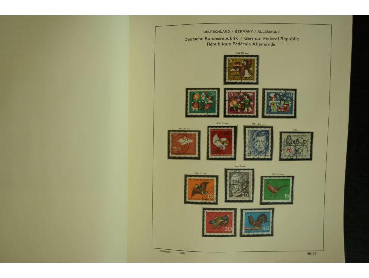 1945/2012, ungebrauchte/postfrische und gestempelte Sammlung, dabei Bizone mit besseren u.a. Mi.-Nr. 93I XG gestempelt mit Fo