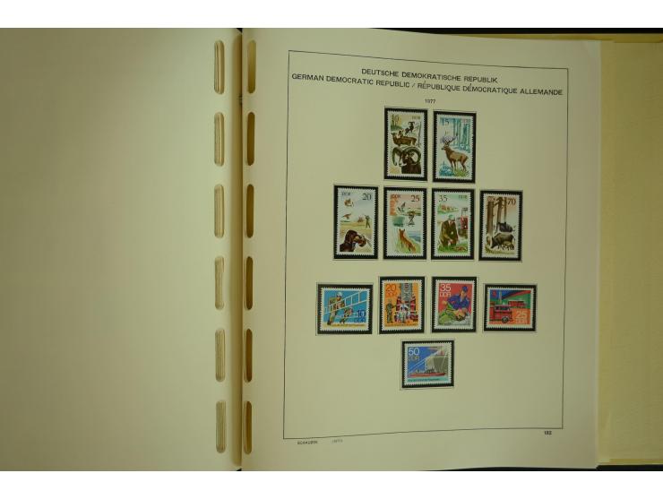 1945/2012, ungebrauchte/postfrische und gestempelte Sammlung, dabei Bizone mit besseren u.a. Mi.-Nr. 93I XG gestempelt mit Fo