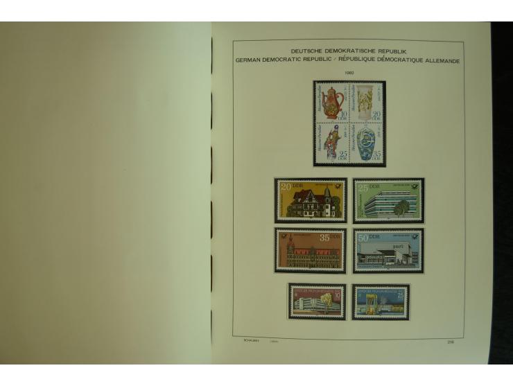 1945/2012, ungebrauchte/postfrische und gestempelte Sammlung, dabei Bizone mit besseren u.a. Mi.-Nr. 93I XG gestempelt mit Fo