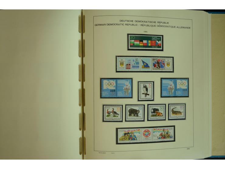 1945/2012, ungebrauchte/postfrische und gestempelte Sammlung, dabei Bizone mit besseren u.a. Mi.-Nr. 93I XG gestempelt mit Fo