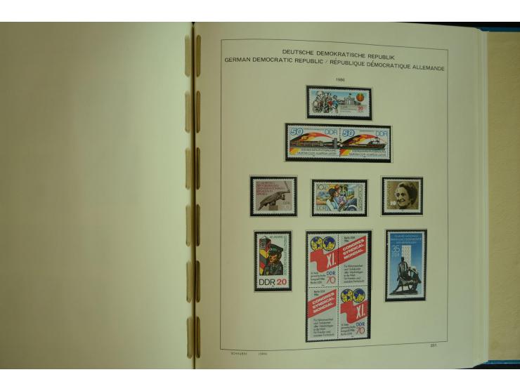 1945/2012, ungebrauchte/postfrische und gestempelte Sammlung, dabei Bizone mit besseren u.a. Mi.-Nr. 93I XG gestempelt mit Fo