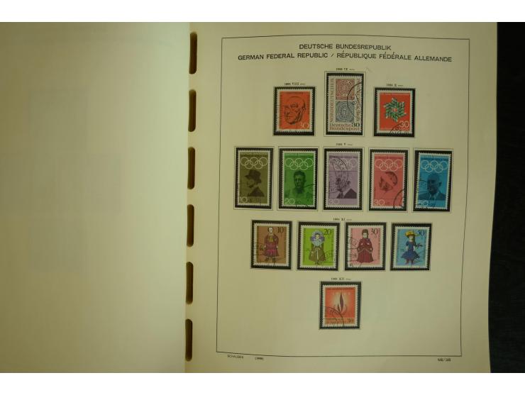 1945/2012, ungebrauchte/postfrische und gestempelte Sammlung, dabei Bizone mit besseren u.a. Mi.-Nr. 93I XG gestempelt mit Fo