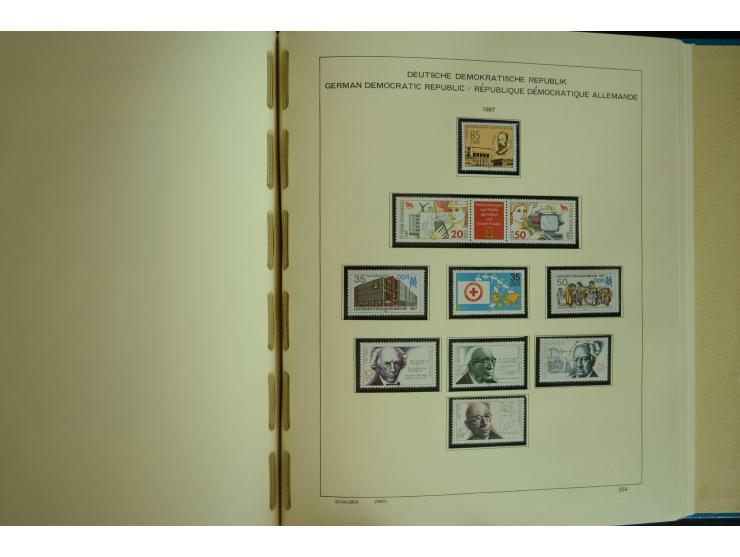 1945/2012, ungebrauchte/postfrische und gestempelte Sammlung, dabei Bizone mit besseren u.a. Mi.-Nr. 93I XG gestempelt mit Fo
