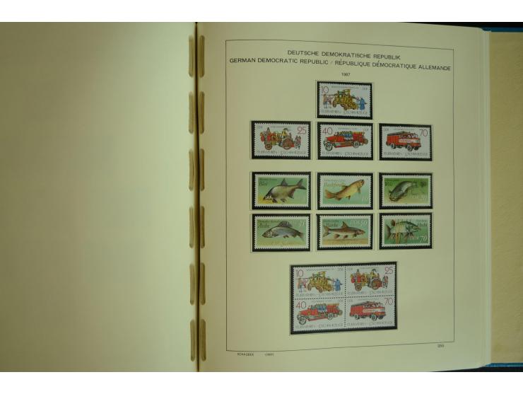 1945/2012, ungebrauchte/postfrische und gestempelte Sammlung, dabei Bizone mit besseren u.a. Mi.-Nr. 93I XG gestempelt mit Fo