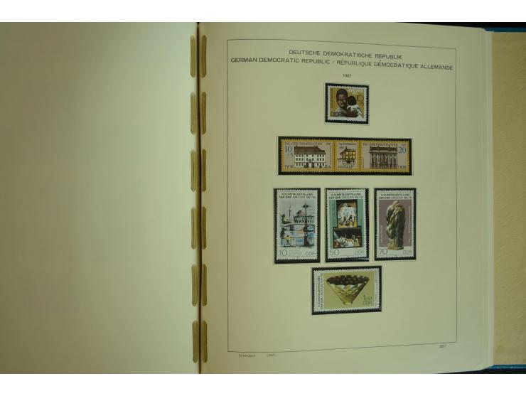 1945/2012, ungebrauchte/postfrische und gestempelte Sammlung, dabei Bizone mit besseren u.a. Mi.-Nr. 93I XG gestempelt mit Fo