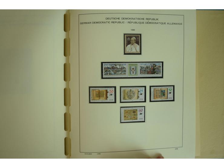 1945/2012, ungebrauchte/postfrische und gestempelte Sammlung, dabei Bizone mit besseren u.a. Mi.-Nr. 93I XG gestempelt mit Fo