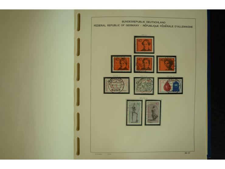 1945/2012, ungebrauchte/postfrische und gestempelte Sammlung, dabei Bizone mit besseren u.a. Mi.-Nr. 93I XG gestempelt mit Fo