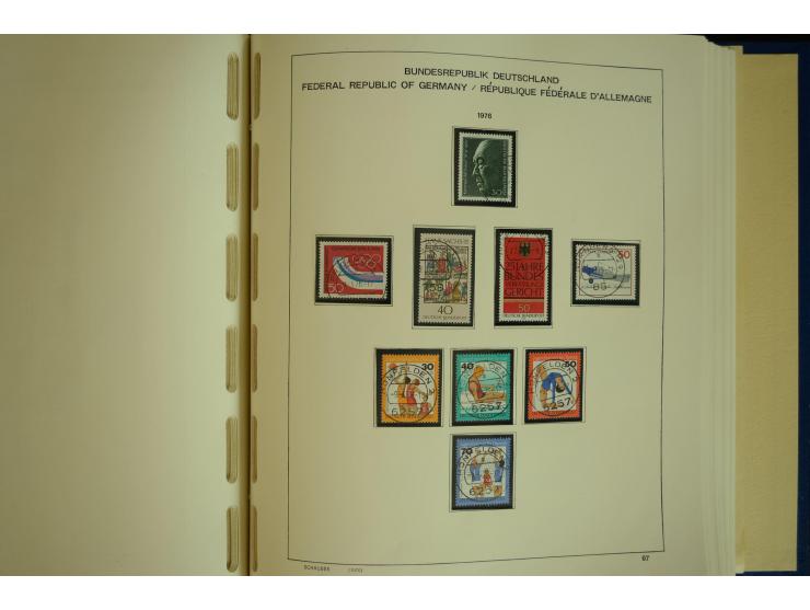 1945/2012, ungebrauchte/postfrische und gestempelte Sammlung, dabei Bizone mit besseren u.a. Mi.-Nr. 93I XG gestempelt mit Fo