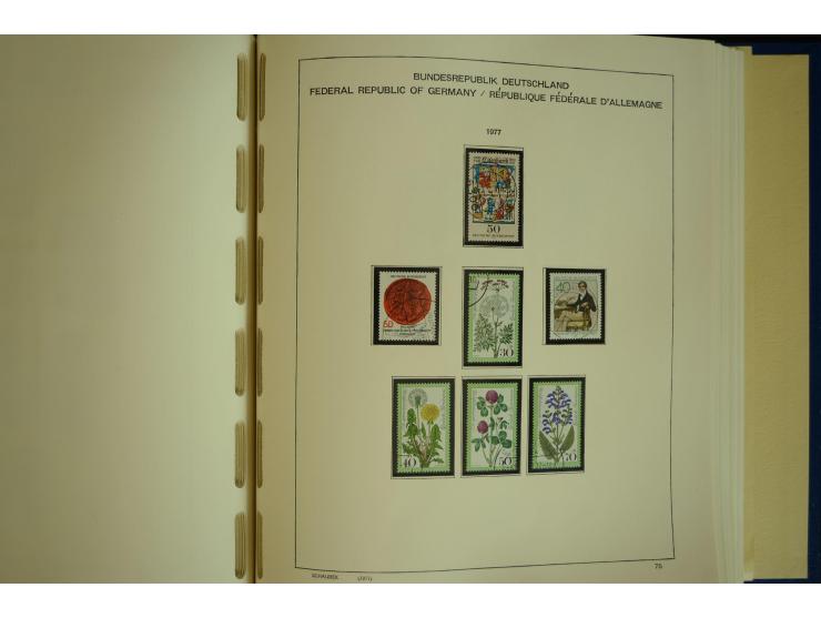 1945/2012, ungebrauchte/postfrische und gestempelte Sammlung, dabei Bizone mit besseren u.a. Mi.-Nr. 93I XG gestempelt mit Fo