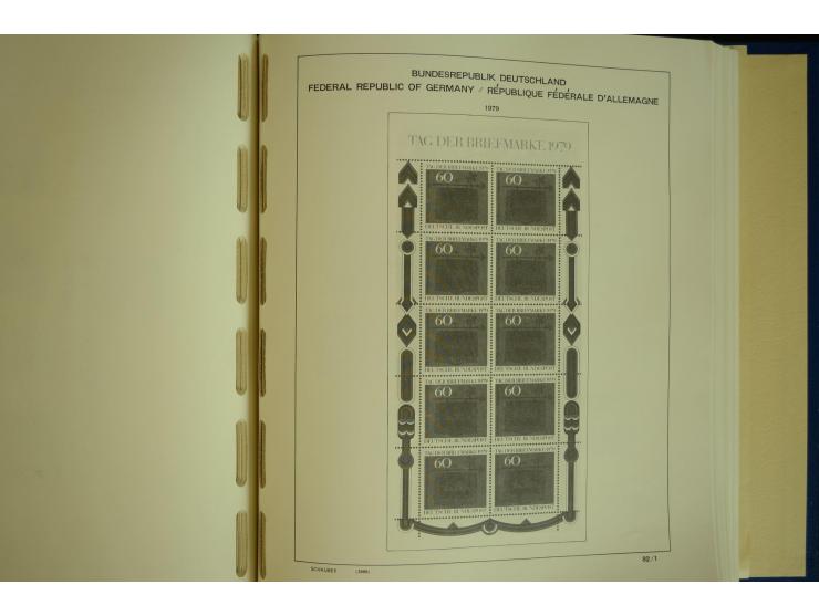 1945/2012, ungebrauchte/postfrische und gestempelte Sammlung, dabei Bizone mit besseren u.a. Mi.-Nr. 93I XG gestempelt mit Fo