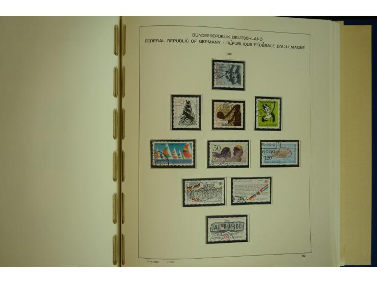 1945/2012, ungebrauchte/postfrische und gestempelte Sammlung, dabei Bizone mit besseren u.a. Mi.-Nr. 93I XG gestempelt mit Fo