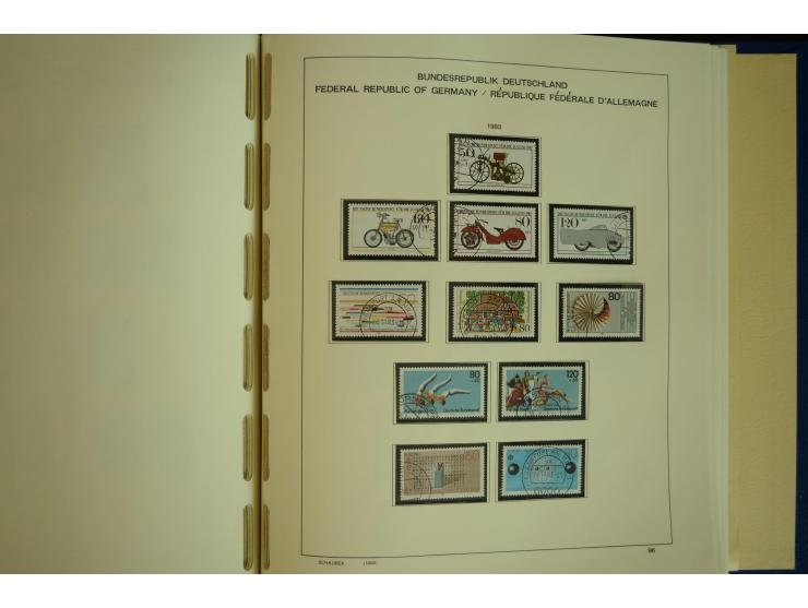 1945/2012, ungebrauchte/postfrische und gestempelte Sammlung, dabei Bizone mit besseren u.a. Mi.-Nr. 93I XG gestempelt mit Fo