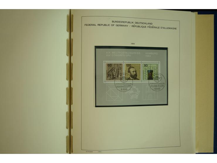 1945/2012, ungebrauchte/postfrische und gestempelte Sammlung, dabei Bizone mit besseren u.a. Mi.-Nr. 93I XG gestempelt mit Fo