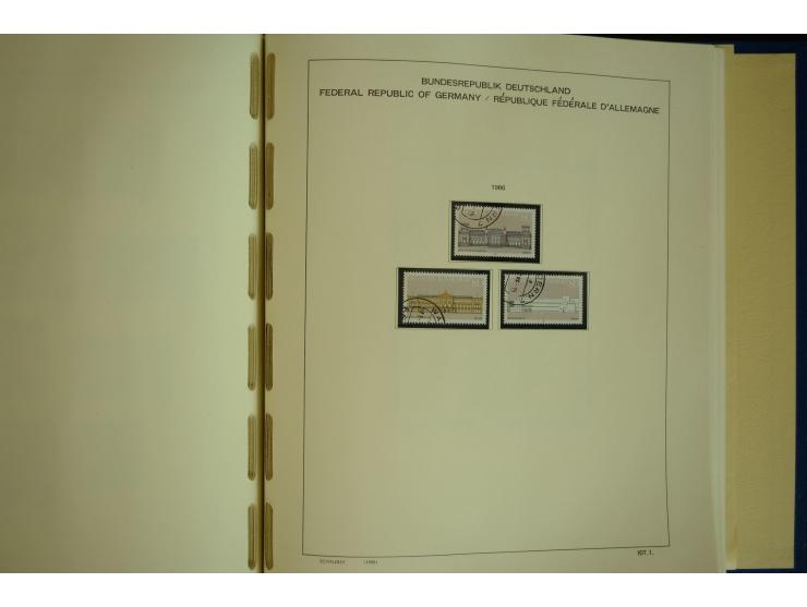 1945/2012, ungebrauchte/postfrische und gestempelte Sammlung, dabei Bizone mit besseren u.a. Mi.-Nr. 93I XG gestempelt mit Fo