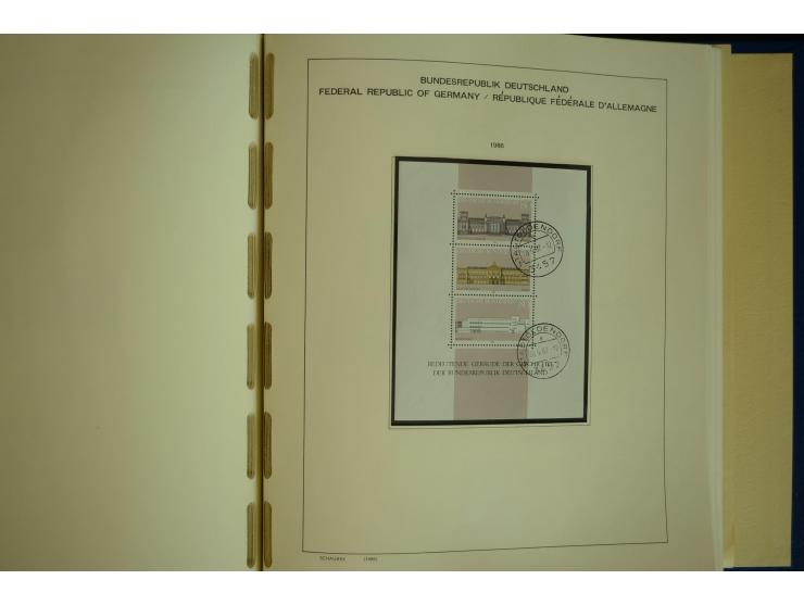 1945/2012, ungebrauchte/postfrische und gestempelte Sammlung, dabei Bizone mit besseren u.a. Mi.-Nr. 93I XG gestempelt mit Fo