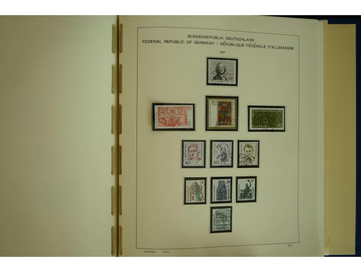 1945/2012, ungebrauchte/postfrische und gestempelte Sammlung, dabei Bizone mit besseren u.a. Mi.-Nr. 93I XG gestempelt mit Fo