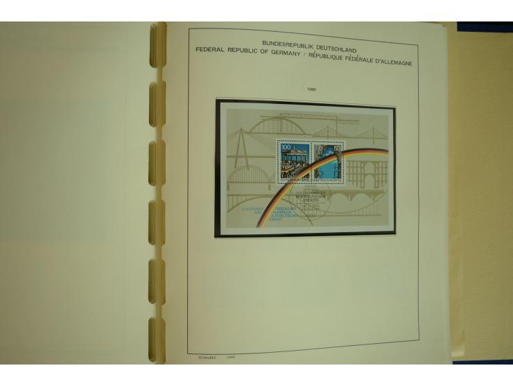 1945/2012, ungebrauchte/postfrische und gestempelte Sammlung, dabei Bizone mit besseren u.a. Mi.-Nr. 93I XG gestempelt mit Fo