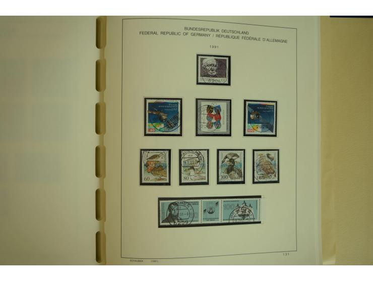 1945/2012, ungebrauchte/postfrische und gestempelte Sammlung, dabei Bizone mit besseren u.a. Mi.-Nr. 93I XG gestempelt mit Fo